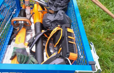 TEM – Chariot électrique pour espaces verts avec ridelles escamotables grillagées – BUPO France 15